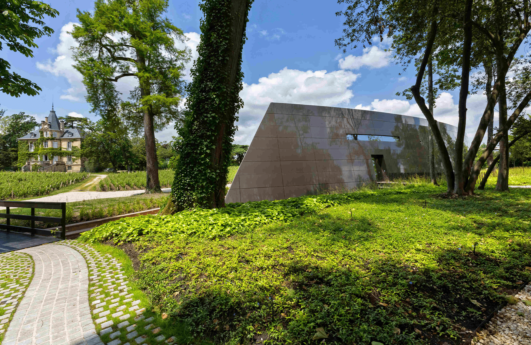 Wines Schloss Les Carmes in Haut-Brion